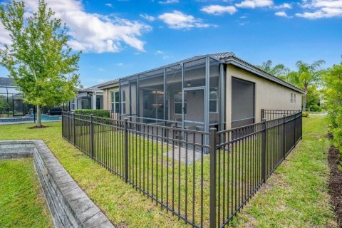 House in Wimauma, Florida 2 bedrooms, 156.63 sq.m. № 2400332 - photo 25