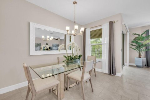 House in Wimauma, Florida 2 bedrooms, 156.63 sq.m. № 2400332 - photo 15