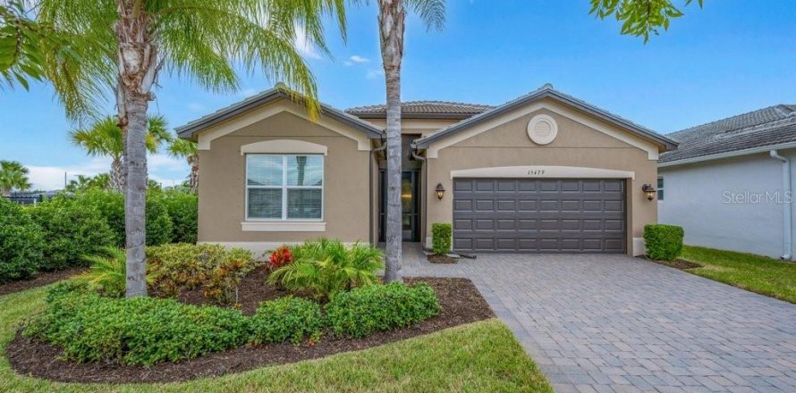 House in Wimauma, Florida 2 bedrooms, 156.63 sq.m. № 2400332