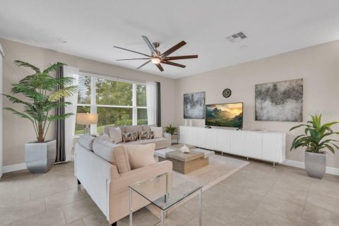 House in Wimauma, Florida 2 bedrooms, 156.63 sq.m. № 2400332 - photo 10