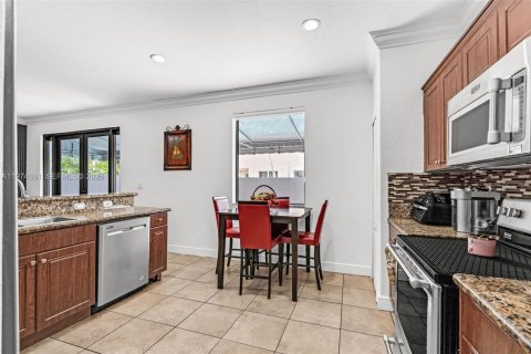 Купить виллу или дом в Майами, Флорида 4 спальни, № 2036066 - фото 11