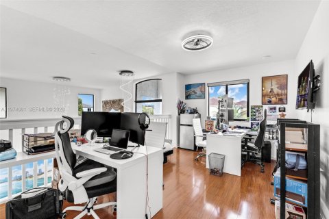 Купить виллу или дом в Майами, Флорида 4 спальни, № 2036066 - фото 20