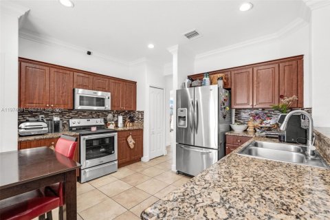 Купить виллу или дом в Майами, Флорида 4 спальни, № 2036066 - фото 12