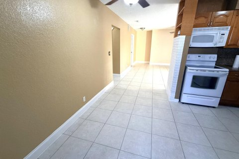 Appartement à louer à Pompano Beach, Floride: 2 chambres, 92.9 m2 № 2190889 - photo 10