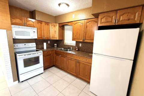 Appartement à louer à Pompano Beach, Floride: 2 chambres, 92.9 m2 № 2190889 - photo 2