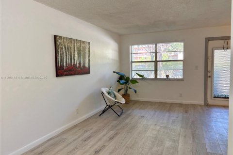 Condominio en venta en Margate, Florida, 2 dormitorios, 68.28 m2 № 1965314 - foto 10