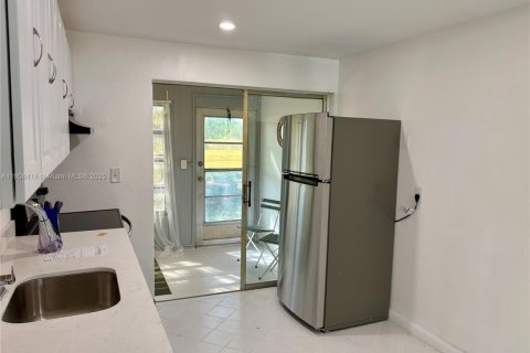 Condominio en venta en Margate, Florida, 2 dormitorios, 68.28 m2 № 1965314 - foto 12