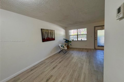 Condominio en venta en Margate, Florida, 2 dormitorios, 68.28 m2 № 1965314 - foto 20