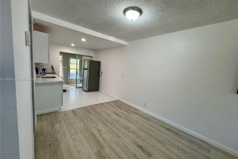 Condominio en venta en Margate, Florida, 2 dormitorios, 68.28 m2 № 1965314 - foto 22