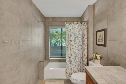 Купить таунхаус в Норт-Майами-Бич, Флорида 3 спальни, 147.71м2, № 2051098 - фото 17