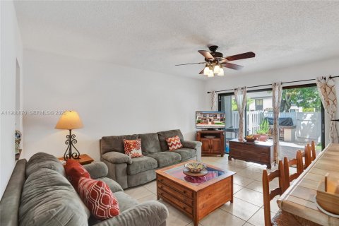 Купить таунхаус в Норт-Майами-Бич, Флорида 3 спальни, 147.71м2, № 2051098 - фото 4