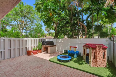 Купить таунхаус в Норт-Майами-Бич, Флорида 3 спальни, 147.71м2, № 2051098 - фото 6