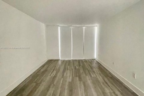 Copropriété à louer à Miami, Floride: 1 chambre, 79.9 m2 № 1934848 - photo 5