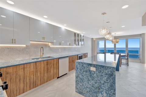 Condominio en venta en Fort Lauderdale, Florida, 3 dormitorios, 230.4 m2 № 1748850 - foto 7