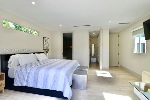House in Miami, Florida 4 bedrooms, 181.35 sq.m. № 1996977 - photo 11