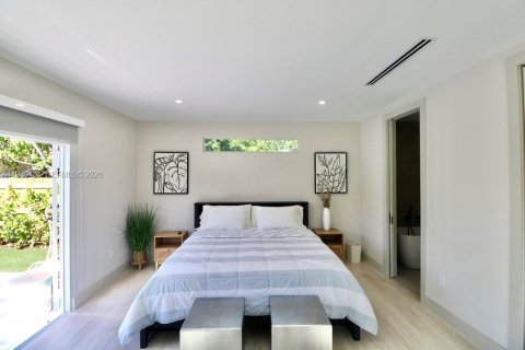 House in Miami, Florida 4 bedrooms, 181.35 sq.m. № 1996977 - photo 10