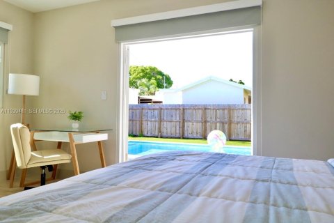House in Miami, Florida 4 bedrooms, 181.35 sq.m. № 1996977 - photo 9