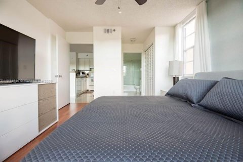 Снять в аренду кондоминиум в Авентура, Флорида 2 спальни, 109.62м2, № 1816517 - фото 12