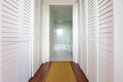 Снять в аренду кондоминиум в Авентура, Флорида 2 спальни, 109.62м2, № 1816517 - фото 14