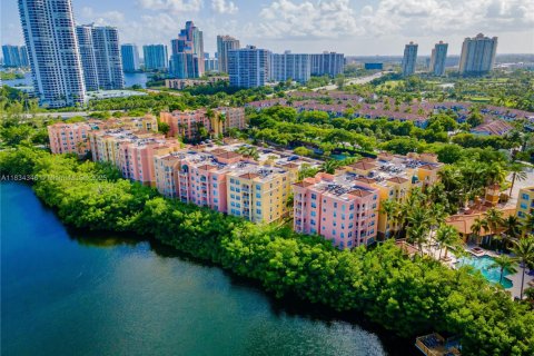 Снять в аренду кондоминиум в Авентура, Флорида 2 спальни, 109.62м2, № 1816517 - фото 24
