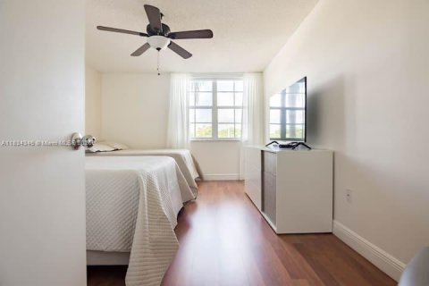 Снять в аренду кондоминиум в Авентура, Флорида 2 спальни, 109.62м2, № 1816517 - фото 16