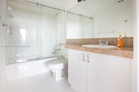 Снять в аренду кондоминиум в Авентура, Флорида 2 спальни, 109.62м2, № 1816517 - фото 15