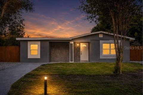 Casa en Altamonte Springs, Florida 4 dormitorios, 111.95 m2 № 2273224