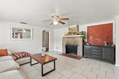 House in Gulfport, Florida 3 bedrooms, 133.87 sq.m. № 2393468 - photo 6