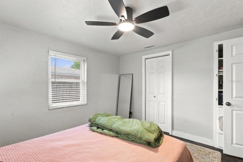 House in Gulfport, Florida 3 bedrooms, 133.87 sq.m. № 2393468 - photo 24