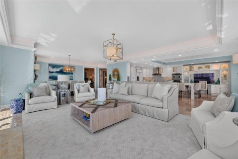 Condo in Saint Petersburg, Florida, 3 bedrooms  № 2384179 - photo 13