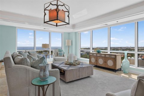 Condo in Saint Petersburg, Florida, 3 bedrooms  № 2384179 - photo 8