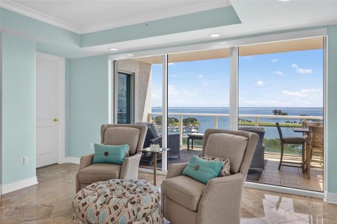 Condo in Saint Petersburg, Florida, 3 bedrooms  № 2384179 - photo 25