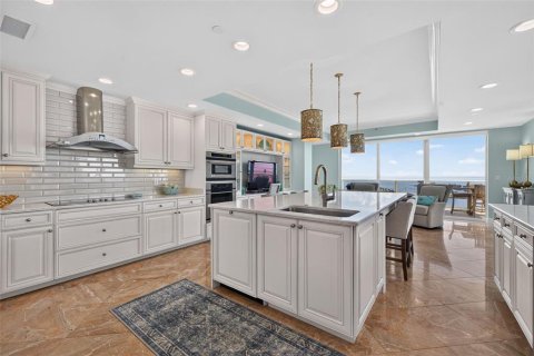 Condo in Saint Petersburg, Florida, 3 bedrooms  № 2384179 - photo 19