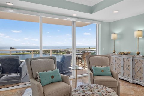 Condo in Saint Petersburg, Florida, 3 bedrooms  № 2384179 - photo 27