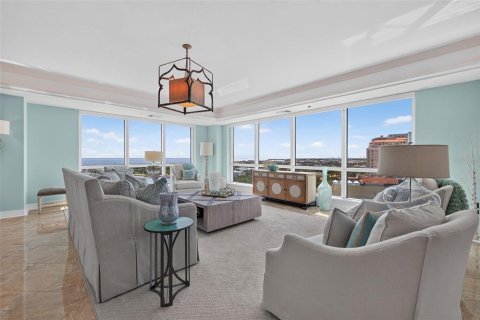Condo in Saint Petersburg, Florida, 3 bedrooms  № 2384179 - photo 9