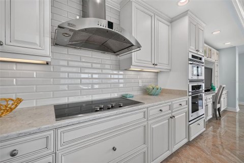 Condo in Saint Petersburg, Florida, 3 bedrooms  № 2384179 - photo 22