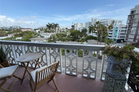 Condominio en alquiler en Bay Harbor Islands, Florida, 1 dormitorio, 85.38 m2 № 2058629 - foto 12