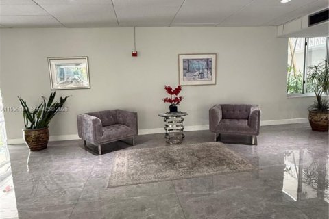 Condominio en alquiler en Bay Harbor Islands, Florida, 1 dormitorio, 85.38 m2 № 2058629 - foto 14