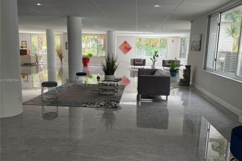 Condominio en alquiler en Bay Harbor Islands, Florida, 1 dormitorio, 85.38 m2 № 2058629 - foto 13