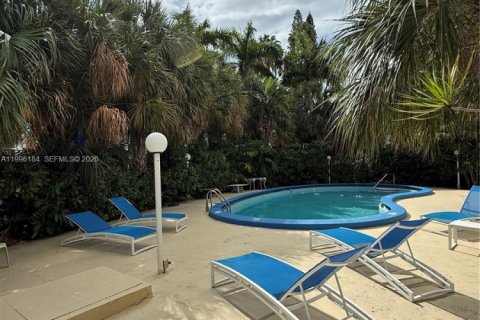 Condominio en alquiler en Bay Harbor Islands, Florida, 1 dormitorio, 85.38 m2 № 2058629 - foto 16