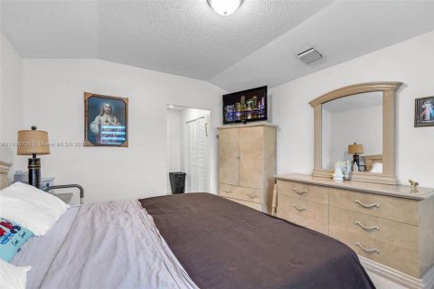 Casa en venta en Miami Gardens, Florida, 3 dormitorios, 141.21 m2 № 2053759 - foto 19