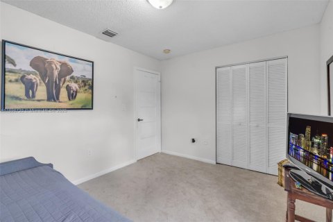 Casa en venta en Miami Gardens, Florida, 3 dormitorios, 141.21 m2 № 2053759 - foto 17