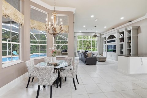 House in Wellington, Florida 4 bedrooms, 304.72 sq.m. № 2158343 - photo 9