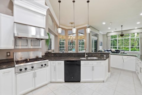 House in Wellington, Florida 4 bedrooms, 304.72 sq.m. № 2158343 - photo 7