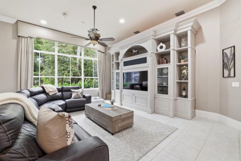 House in Wellington, Florida 4 bedrooms, 304.72 sq.m. № 2158343 - photo 4