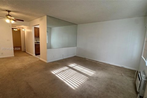 Copropriété à louer à Pembroke Pines, Floride: 1 chambre, 63.64 m2 № 2350936 - photo 4