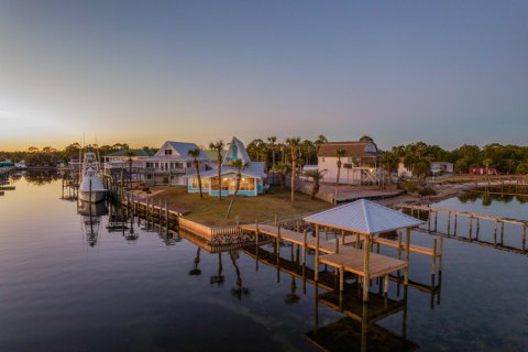 Casa en venta en Panama City Beach, Florida, 4 dormitorios, 250 m2 № 559159 - foto 1