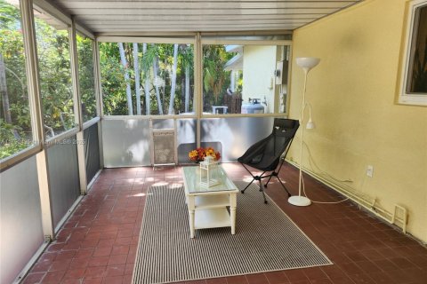 House in Miami, Florida 4 bedrooms, 152.17 sq.m. № 1741426 - photo 19