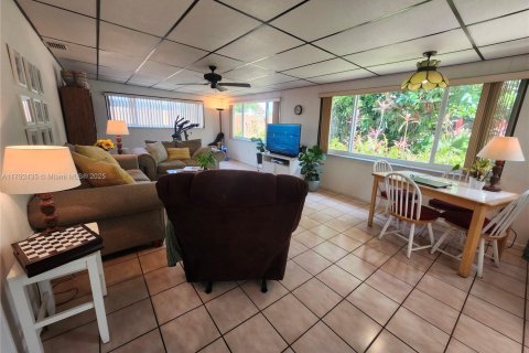 House in Miami, Florida 4 bedrooms, 152.17 sq.m. № 1741426 - photo 18