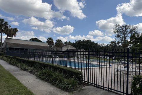 Condo in Temple Terrace, Florida, 2 bedrooms № 2118413 - photo 18